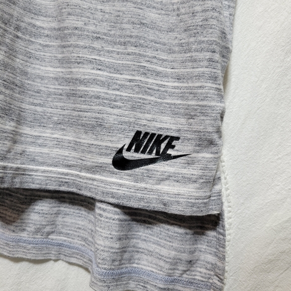 Nike Sportswear Advanced 15 Women's Top Size small - Picture 9 of 9